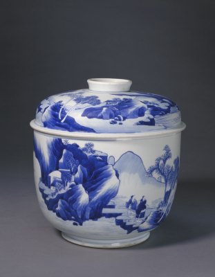 图片[1]-Blue and white landscape figure cover pot-China Archive